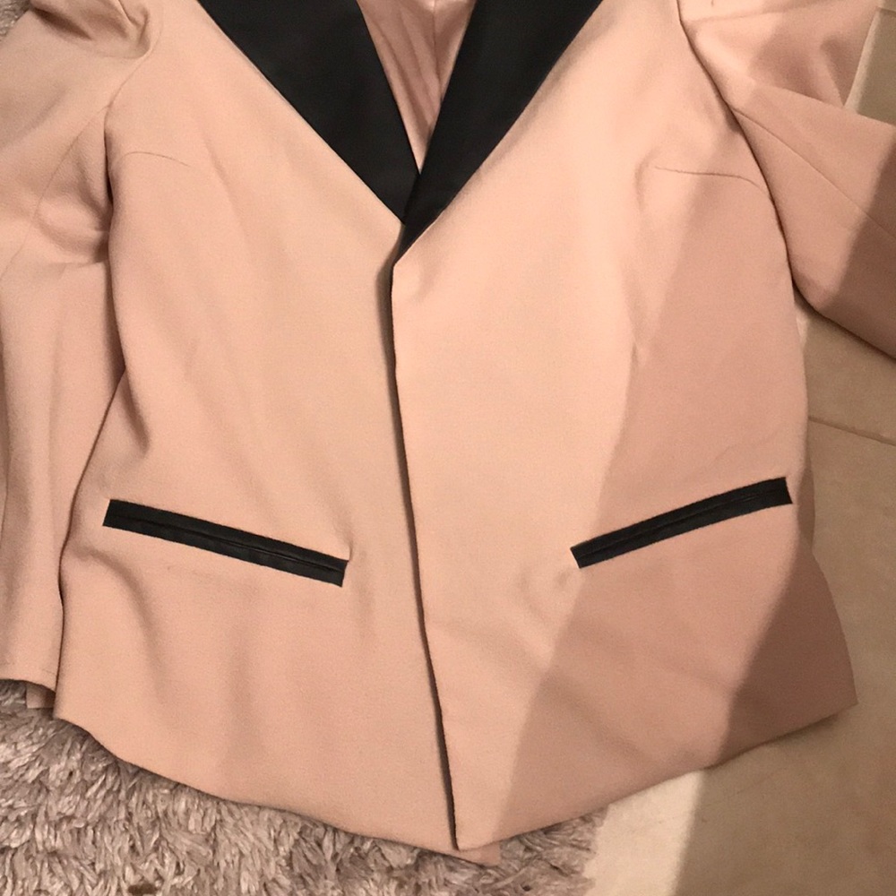 🖤Tan Blazer🖤 - Picture 3 of 4